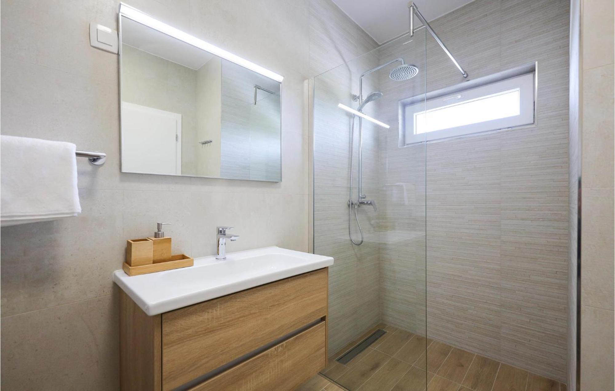 Stunning Home In Vrsi With Kitchen Zewnętrze zdjęcie