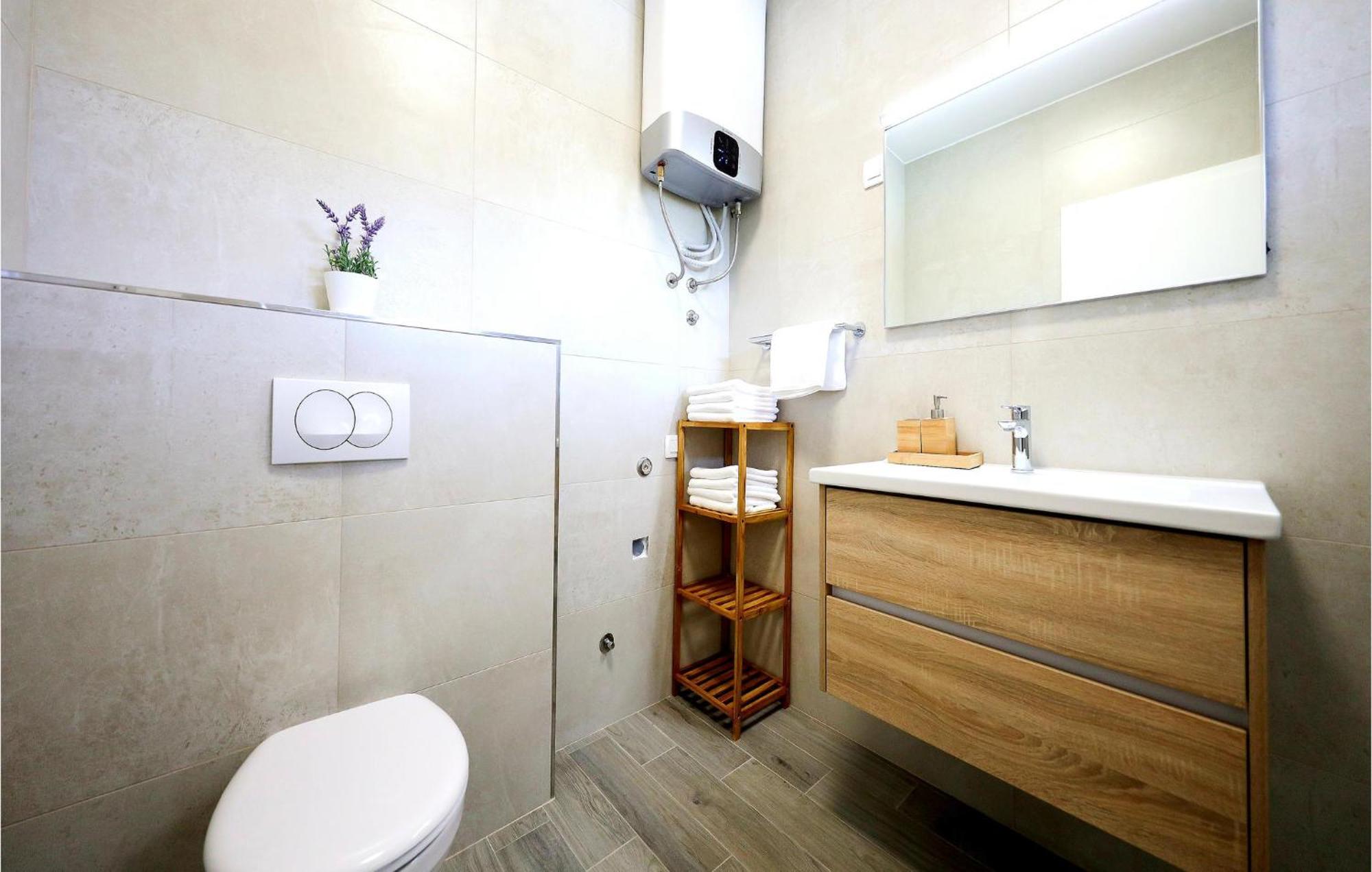 Stunning Home In Vrsi With Kitchen Zewnętrze zdjęcie