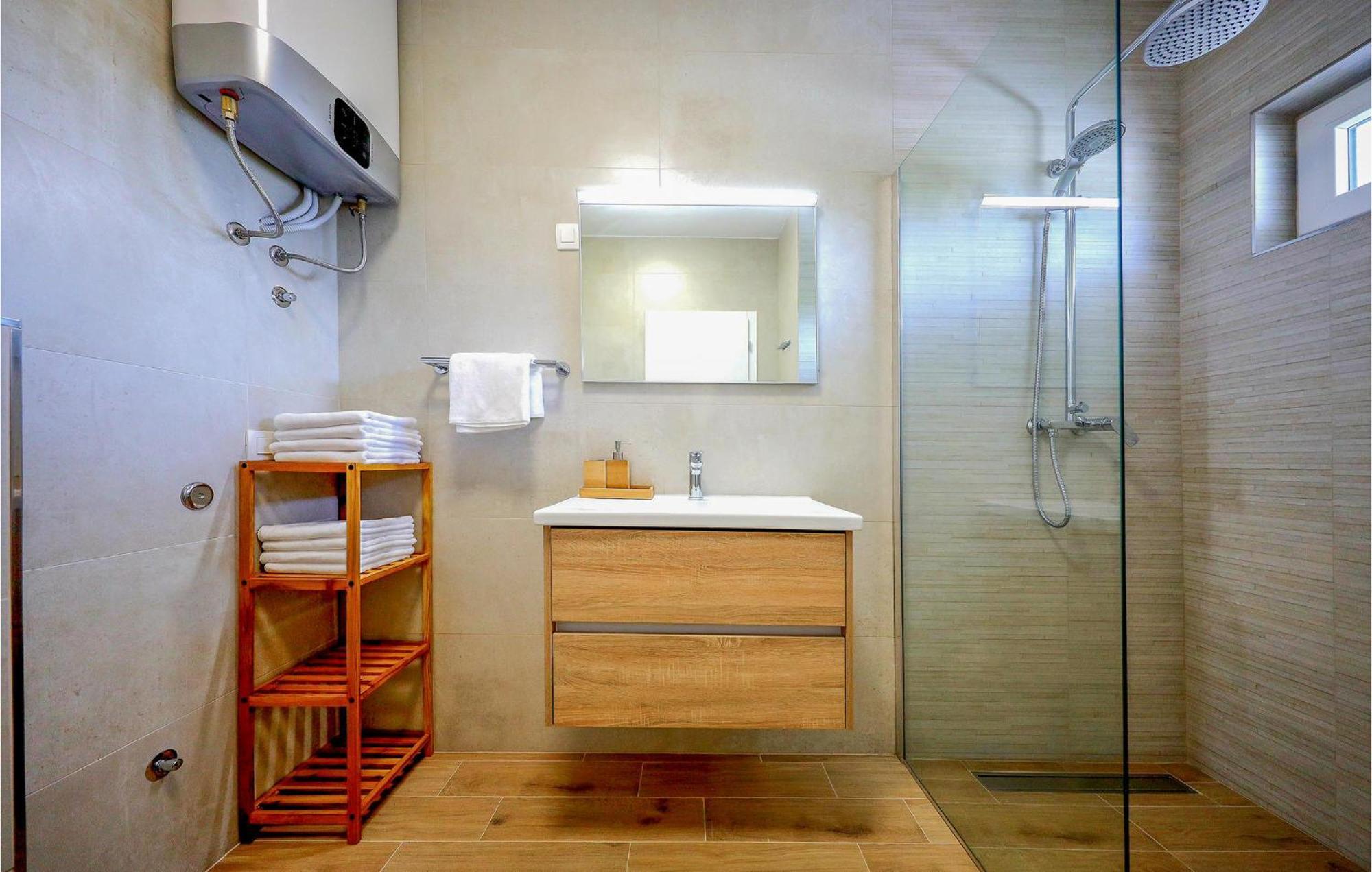 Stunning Home In Vrsi With Kitchen Zewnętrze zdjęcie