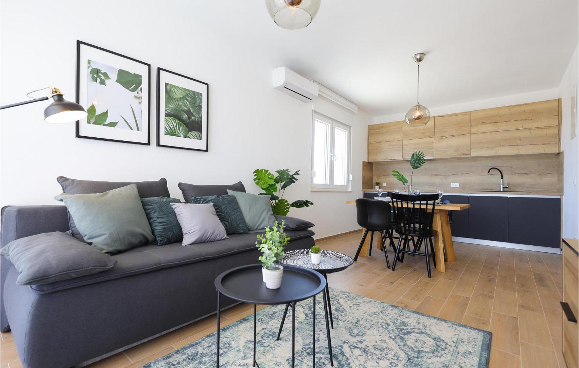 Stunning Home In Vrsi With Kitchen Zewnętrze zdjęcie